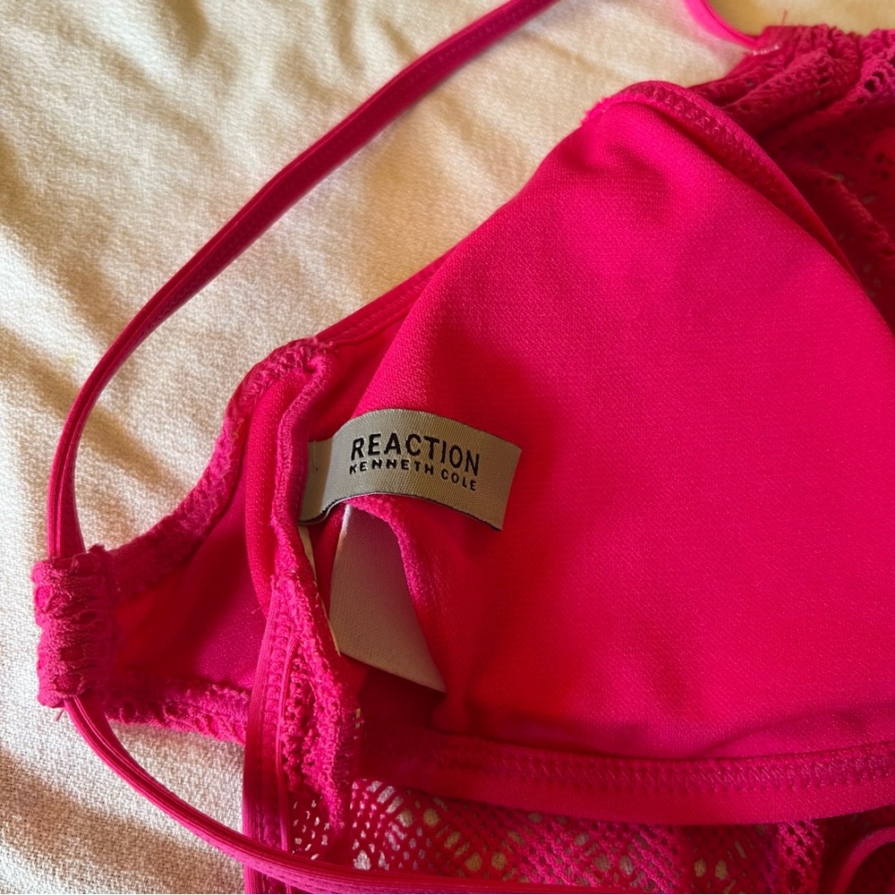 Reaction Kenneth Cole pink crochet halter neck tie bathing suit - Picture 9 of 9